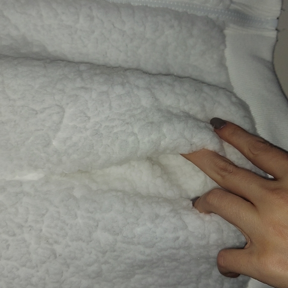 ***SOLD***Time&Tru Fleece Vest, white in Size XL - Picture 8 of 8